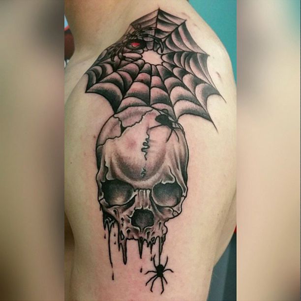 40 Brilliant Spider Shoulder Tattoos